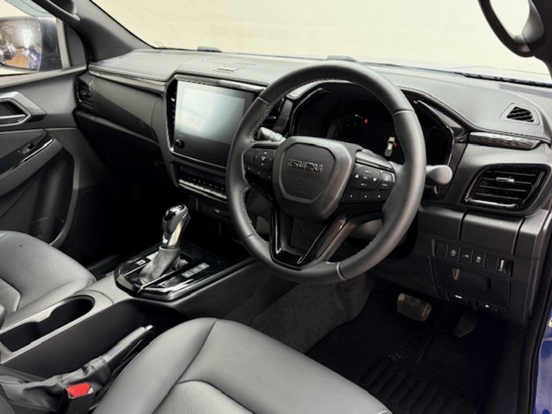 Isuzu V-Cross Dcb Pick Up 1.9 Automatic Diesel