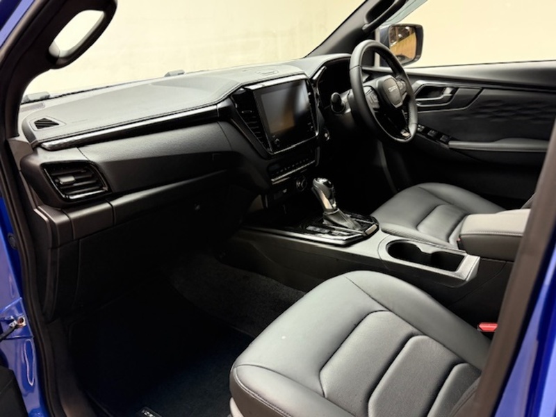 Isuzu V-Cross Dcb Pick Up 1.9 Automatic Diesel