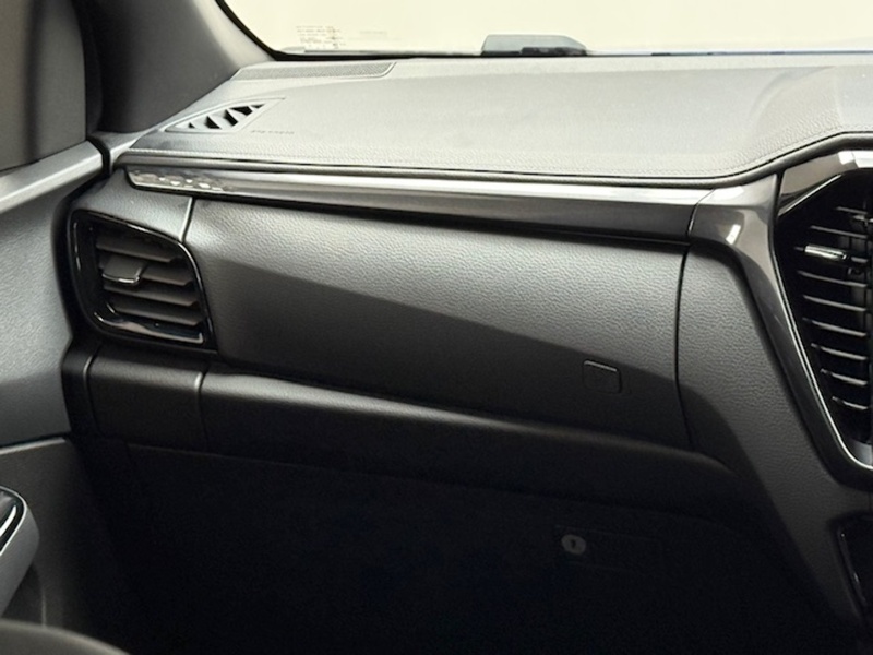 Isuzu V-Cross Dcb Pick Up 1.9 Automatic Diesel