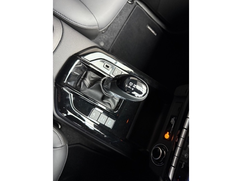 Isuzu V-Cross Dcb Pick Up 1.9 Automatic Diesel