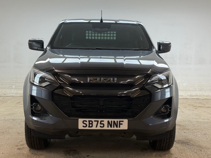 Isuzu V-Cross Dcb Pick Up 1.9 Automatic Diesel