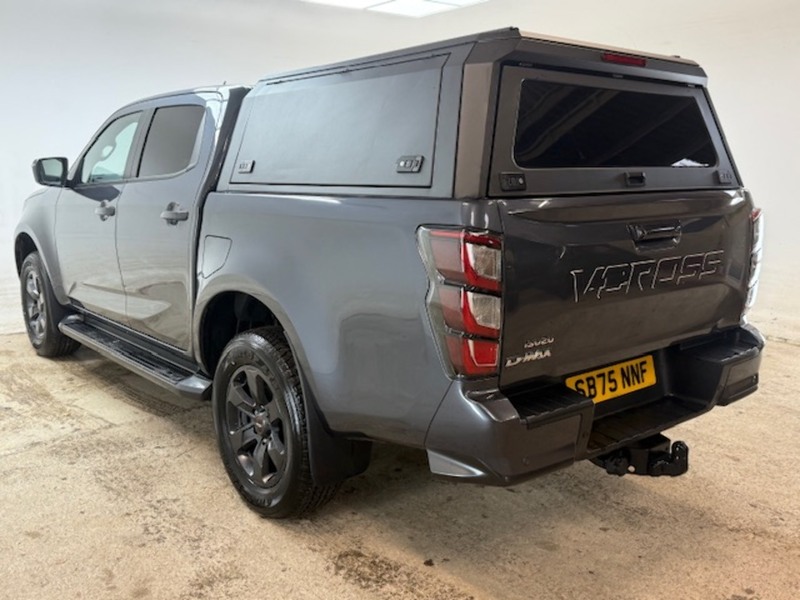 Isuzu V-Cross Dcb Pick Up 1.9 Automatic Diesel