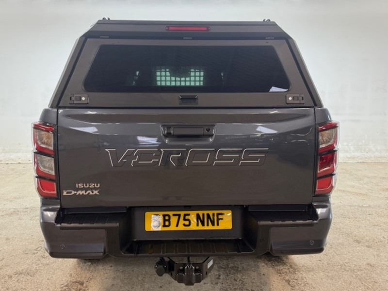 Isuzu V-Cross Dcb Pick Up 1.9 Automatic Diesel