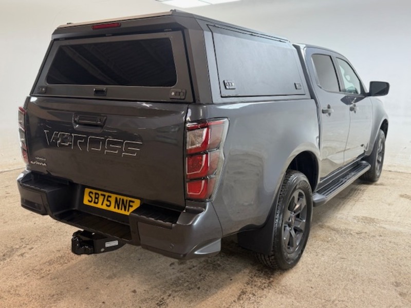 Isuzu V-Cross Dcb Pick Up 1.9 Automatic Diesel