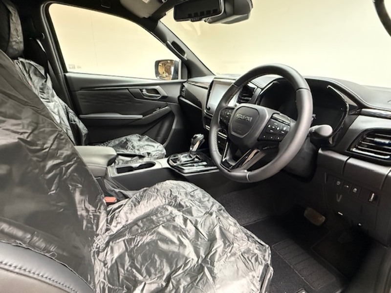 Isuzu V-Cross Dcb Pick Up 1.9 Automatic Diesel