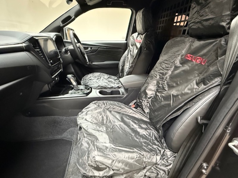 Isuzu V-Cross Dcb Pick Up 1.9 Automatic Diesel