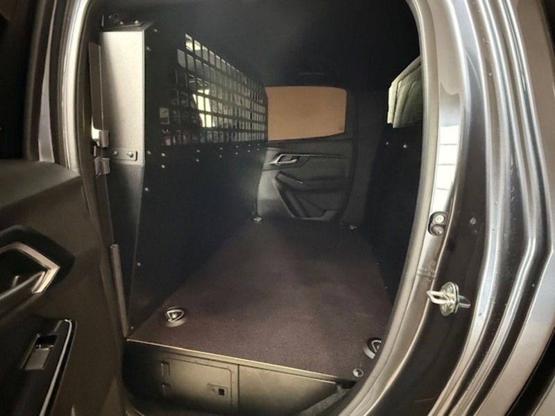 Isuzu V-Cross Dcb Pick Up 1.9 Automatic Diesel