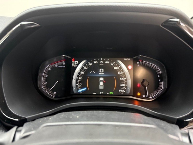 Isuzu V-Cross Dcb Pick Up 1.9 Automatic Diesel