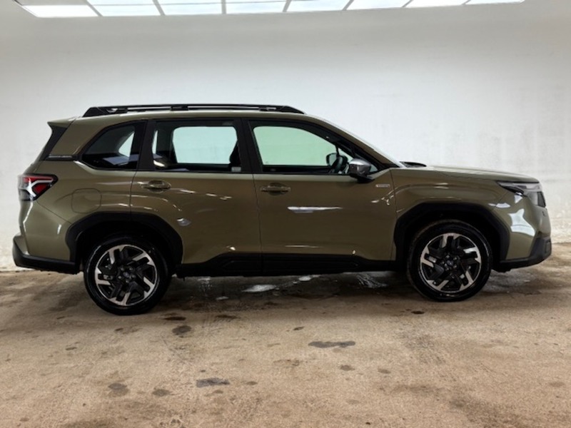 Subaru 2.0 i e-Boxer Limited SUV 5dr Petrol Hybrid Lineartronic 4WD Euro 6 (s/s) (136 ps)