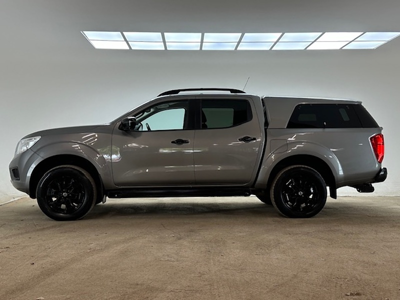 Nissan 2.3 dCi Tekna Pickup 4dr Diesel Auto 4WD Euro 6 (190 ps)