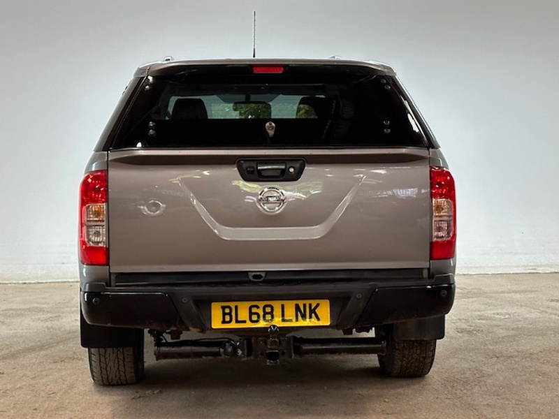 Nissan 2.3 dCi Tekna Pickup 4dr Diesel Auto 4WD Euro 6 (190 ps)