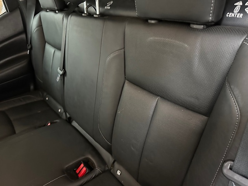 Nissan 2.3 dCi Tekna Pickup 4dr Diesel Auto 4WD Euro 6 (190 ps)