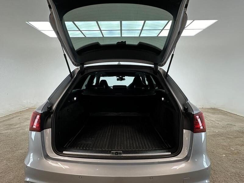 Audi 4.0 TFSI V8 Performance Estate 5dr Petrol Tiptronic quattro Euro 6 (s/s) (605 ps)