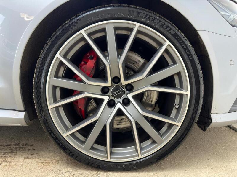 Audi 4.0 TFSI V8 Performance Estate 5dr Petrol Tiptronic quattro Euro 6 (s/s) (605 ps)