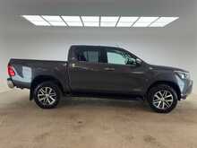 Toyota Hilux D-4D Invincible 
