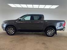 Toyota Hilux D-4D Invincible 