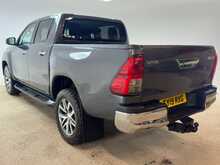 Toyota Hilux D-4D Invincible 