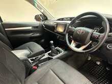 Toyota Hilux D-4D Invincible 