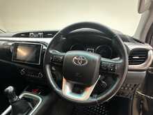 Toyota Hilux D-4D Invincible 