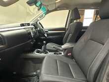 Toyota Hilux D-4D Invincible 