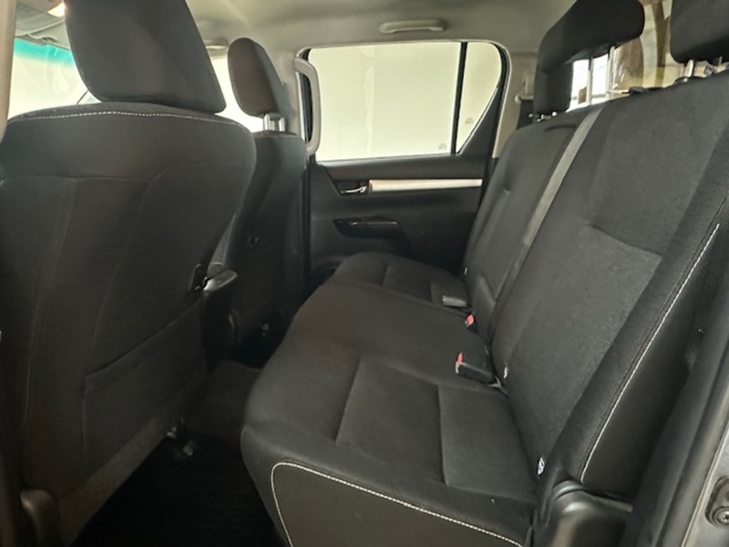 Toyota 2.4 D-4D Invincible Pickup Double Cab 4dr Diesel Manual 4WD Euro 6 (s/s) (TSS) (150 ps)
