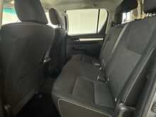 Toyota Hilux D-4D Invincible 