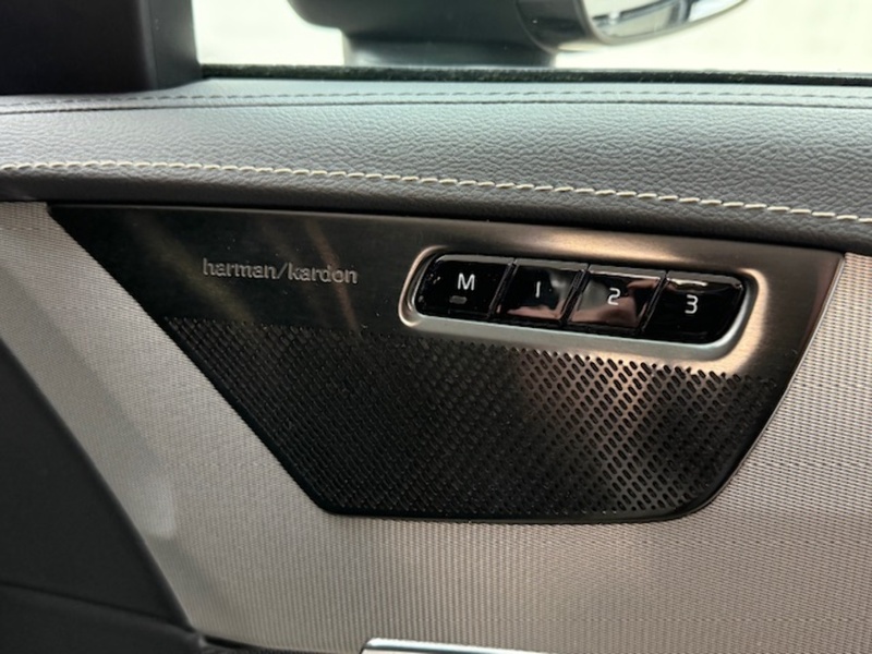 Volvo 2.0h T8 Twin Engine Recharge 11.6kWh R-Design SUV 5dr Petrol Plug-in Hybrid Auto 4WD Euro 6 (s/s) (390 ps)