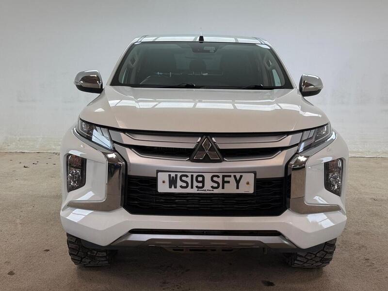 Mitsubishi 2.2 DI-D DC Warrior Pickup Double Cab 4dr Diesel Auto 4WD Euro 6 (s/s) (150 ps)