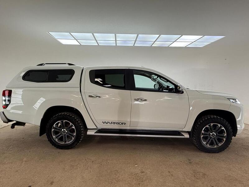 Mitsubishi 2.2 DI-D DC Warrior Pickup Double Cab 4dr Diesel Auto 4WD Euro 6 (s/s) (150 ps)