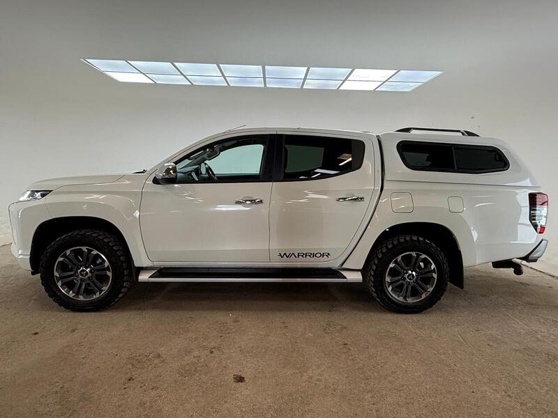 Mitsubishi 2.2 DI-D DC Warrior Pickup Double Cab 4dr Diesel Auto 4WD Euro 6 (s/s) (150 ps)