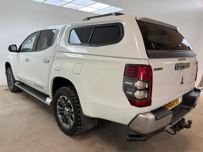 Mitsubishi 2.2 DI-D DC Warrior Pickup Double Cab 4dr Diesel Auto 4WD Euro 6 (s/s) (150 ps)