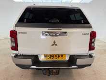 Mitsubishi L200 DI-D DC Warrior 