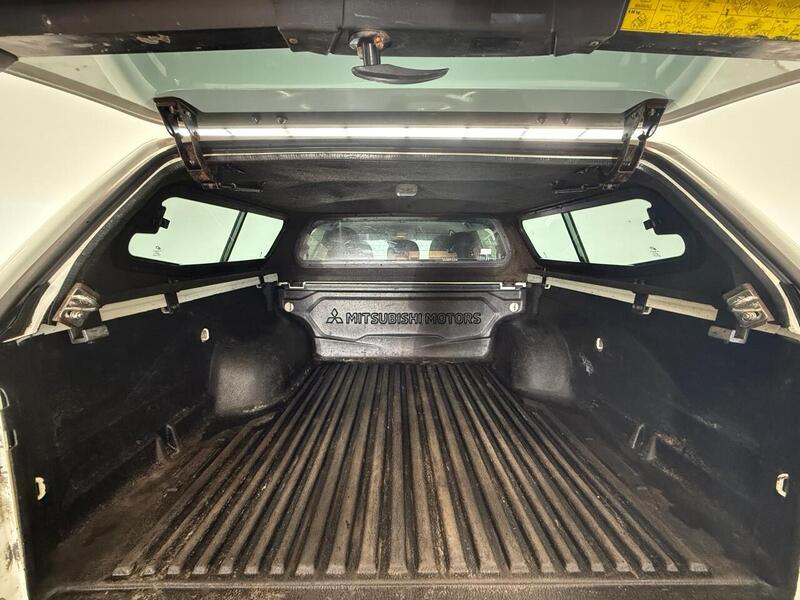 Mitsubishi 2.2 DI-D DC Warrior Pickup Double Cab 4dr Diesel Auto 4WD Euro 6 (s/s) (150 ps)