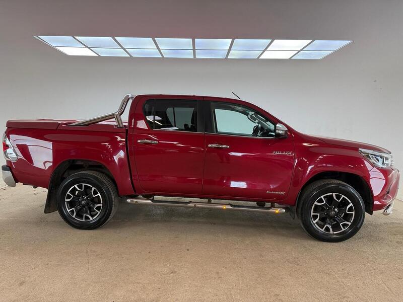 Toyota 2.4 D-4D Invincible X Pickup Double Cab 4dr Diesel Auto 4WD Euro 6 (TSS, 3.5t) (150 ps)