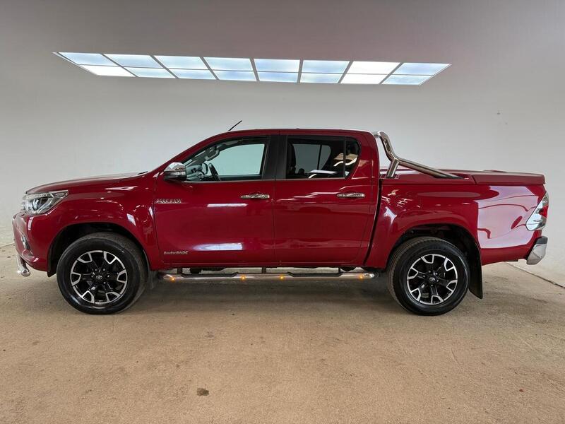 Toyota 2.4 D-4D Invincible X Pickup Double Cab 4dr Diesel Auto 4WD Euro 6 (TSS, 3.5t) (150 ps)