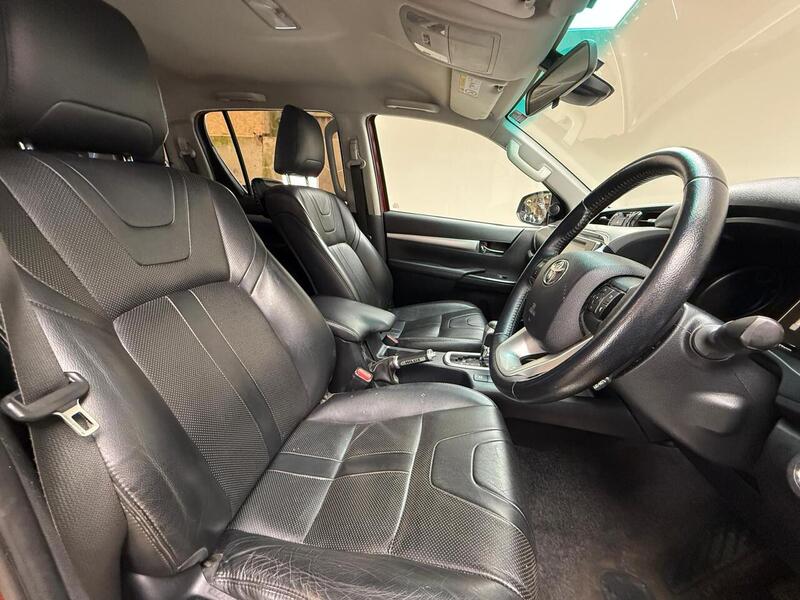 Toyota 2.4 D-4D Invincible X Pickup Double Cab 4dr Diesel Auto 4WD Euro 6 (TSS, 3.5t) (150 ps)