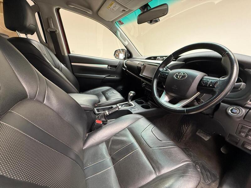 Toyota 2.4 D-4D Invincible X Pickup Double Cab 4dr Diesel Auto 4WD Euro 6 (TSS, 3.5t) (150 ps)