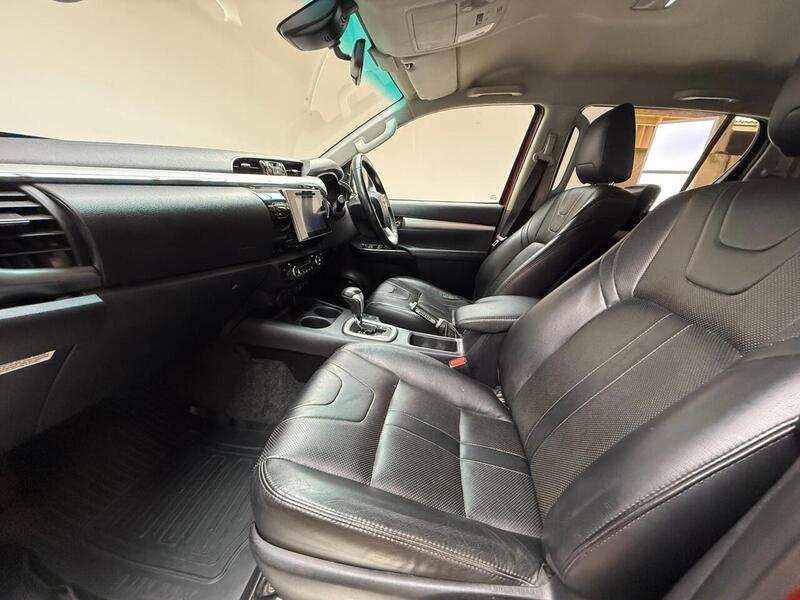 Toyota 2.4 D-4D Invincible X Pickup Double Cab 4dr Diesel Auto 4WD Euro 6 (TSS, 3.5t) (150 ps)