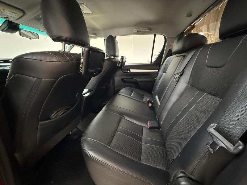 Toyota 2.4 D-4D Invincible X Pickup Double Cab 4dr Diesel Auto 4WD Euro 6 (TSS, 3.5t) (150 ps)