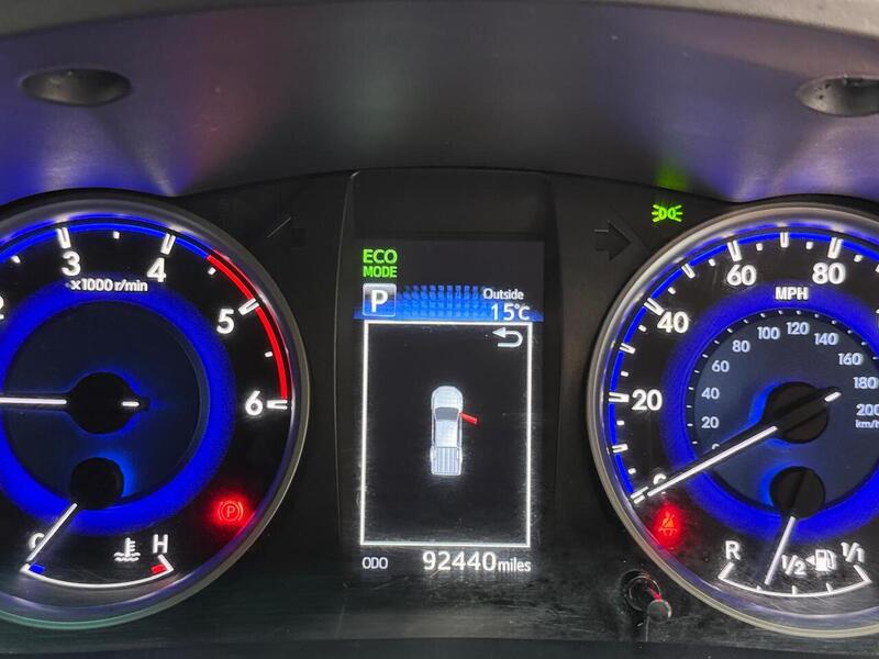 Toyota 2.4 D-4D Invincible X Pickup Double Cab 4dr Diesel Auto 4WD Euro 6 (TSS, 3.5t) (150 ps)