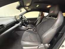 Toyota Yaris T GR Circuit 