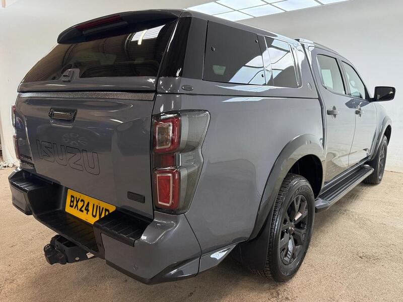Isuzu 1.9 TD V-Cross Steel Edition Pickup Double Cab 4dr Diesel Auto 4WD Euro 6 (s/s) (164 ps)