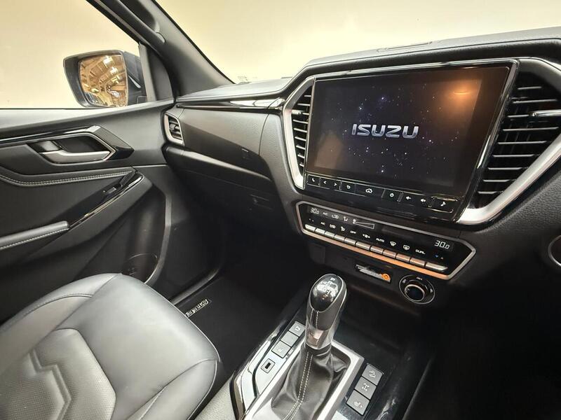 Isuzu 1.9 TD V-Cross Steel Edition Pickup Double Cab 4dr Diesel Auto 4WD Euro 6 (s/s) (164 ps)