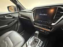 Isuzu D-Max TD V-Cross Steel Edition 