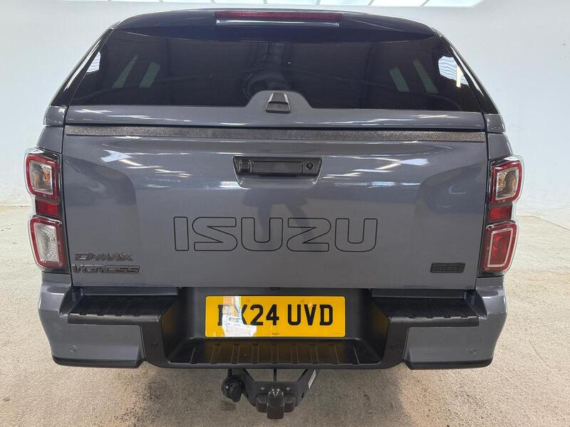 Isuzu 1.9 TD V-Cross Steel Edition Pickup Double Cab 4dr Diesel Auto 4WD Euro 6 (s/s) (164 ps)