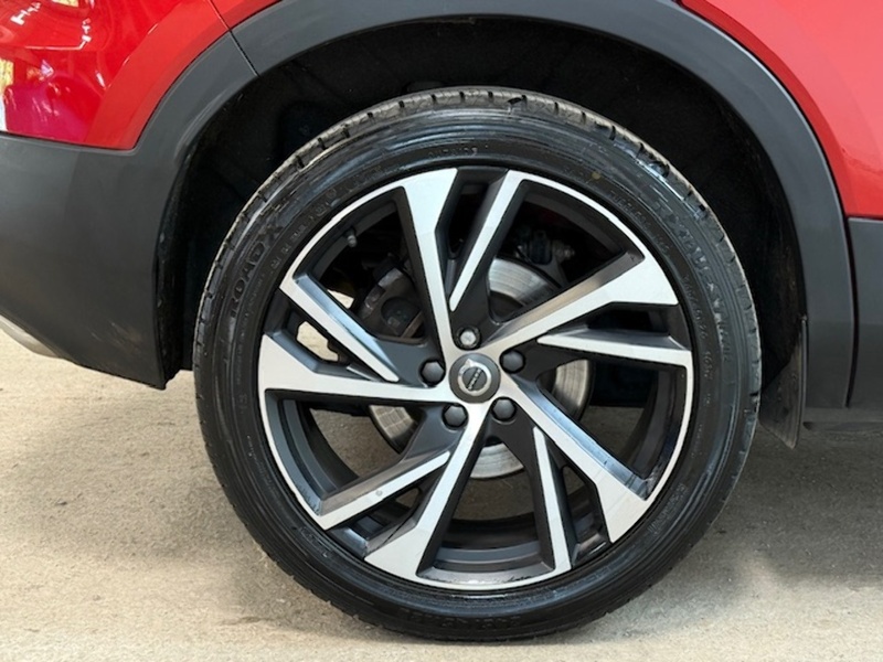 Volvo 2.0 T4 R-Design Pro SUV 5dr Petrol Auto Euro 6 (s/s) (190 ps)