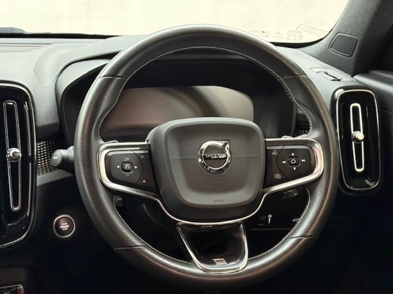 Volvo 2.0 T4 R-Design Pro SUV 5dr Petrol Auto Euro 6 (s/s) (190 ps)
