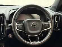 Volvo XC40 T4 R-Design Pro 