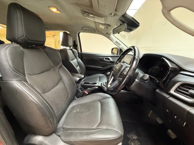 Isuzu 1.9 TD DL40 Pickup Double Cab 4dr Diesel Manual 4WD Euro 6 (s/s) (164 ps)