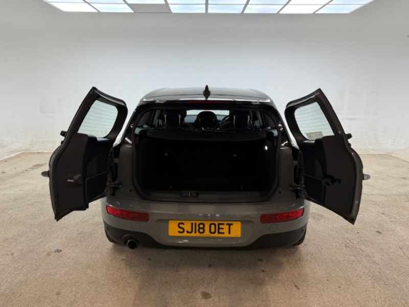 MINI 1.5 Cooper (Black Pack) Estate 6dr Petrol Manual Euro 6 (s/s) (136 ps)